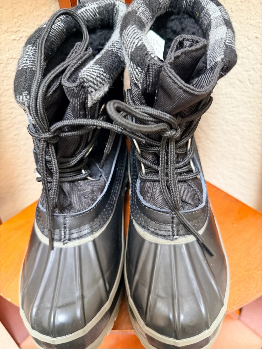 Snowy Creek Winter Snow/Duck Boots, featuring DuPont Certified Thermolite Thin I